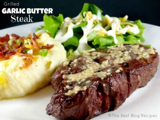 The Best 4th of July Grilling Recipes 烤大蒜黄油牛排配沙拉和土豆泥