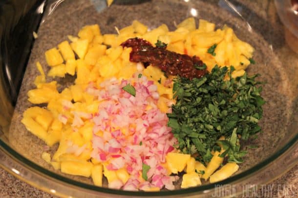 Hawaiian Kalua Pork Tacos with Pineapple Salsa 菠萝酱配料图片