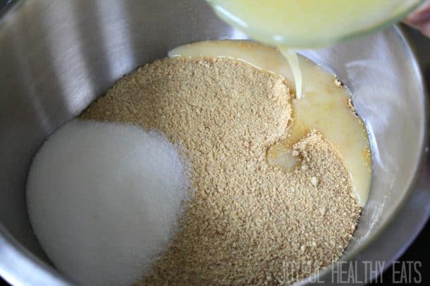Easy to make Mini Cheesecake Key Lime Pie Bites, done in 30 minutes. The perfect bite size dessert!| joyfulhealthyeats.com #recipes 简单的迷你芝士蛋糕酸橙派,30分钟即可完成。完美的一口大小的甜点!|JoyfulHealthYeats.com.#recipes