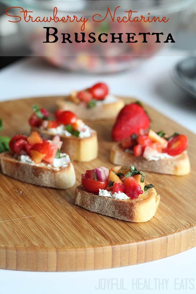Strawberry Nectarine Bruschetta #healthyappetizer #bruschetta 草莓油桃烤面包#健康开胃菜#烤面包