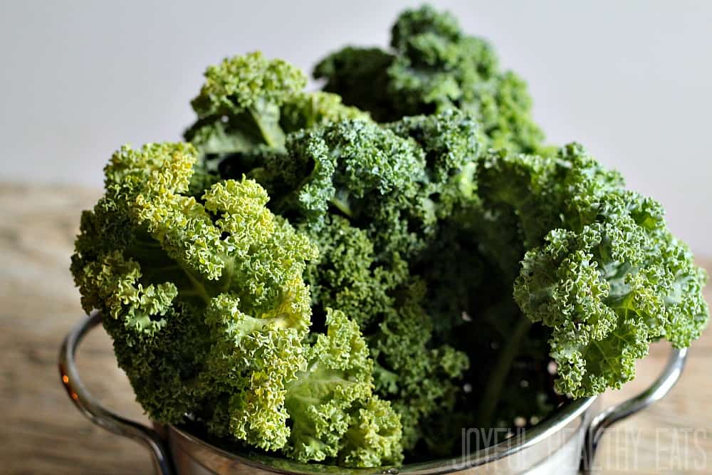 如何准备羽衣甘蓝、甘蓝菜、甘蓝按摩