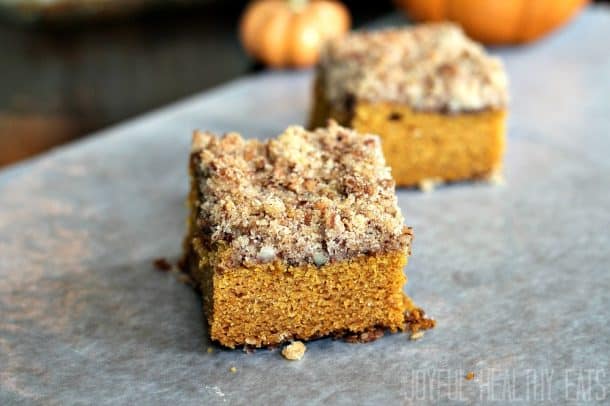 The Ultimate Thanksgiving Recipe Guide with all your favorite heavy hitters, Roasted Turkey, Lump Free Gravy, Homemade Dinner Rolls, and Pumpkin Pie. Come and get it! | m.albarakaa.com 终极感恩节食谱指南与所有你最喜欢的重量级人物,烤火鸡,无块肉汁,自制晚餐卷,和南瓜派。快来拿!| m.albarakaa.com