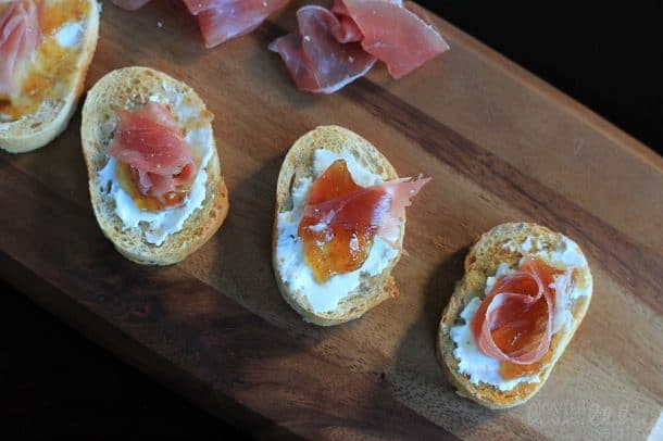Proscuitto无花果山羊奶酪Crostini 6