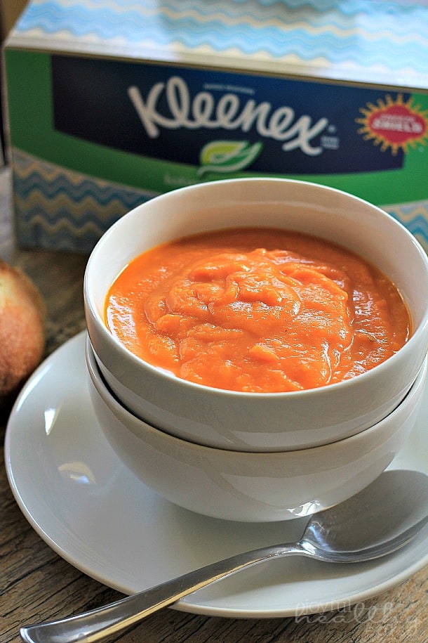 Orange Carrot Ginger Soup, the perfect comfort soup for the fall! | m.albarakaa.com 橙子胡萝卜姜汤,秋天最完美的安慰汤!| m.albarakaa.com
