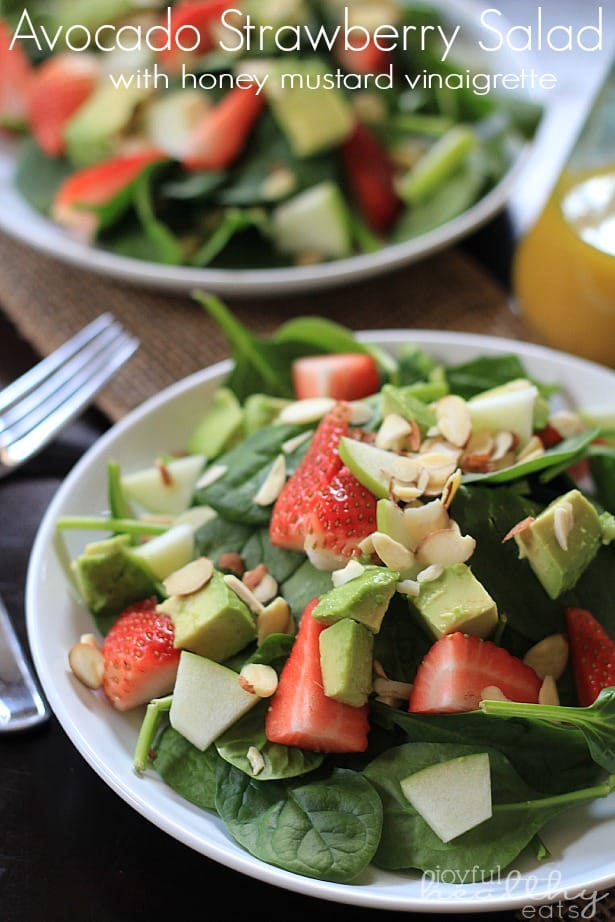 Avocado Strawberry Spinach Salad #salad #spinach #cleaneating #paleo #strawberry #avocado 鳄梨草莓菠菜沙拉#沙拉#菠菜#清洁#旧石器#草莓#鳄梨