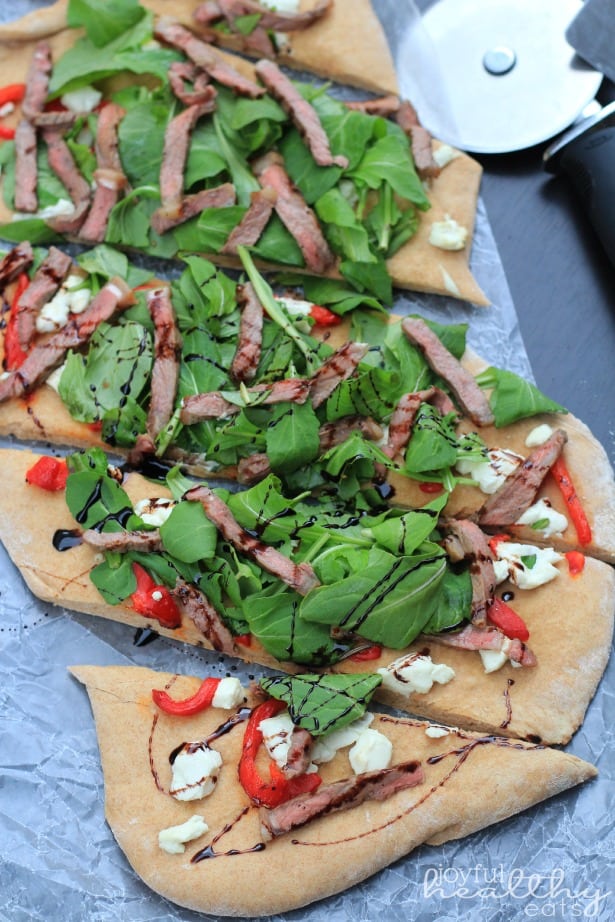 Homemade Pizza with Steak & Balsamic Reduction #pizza #steak #balsamicvinegar #homemade #flatbread 披萨的健康食谱