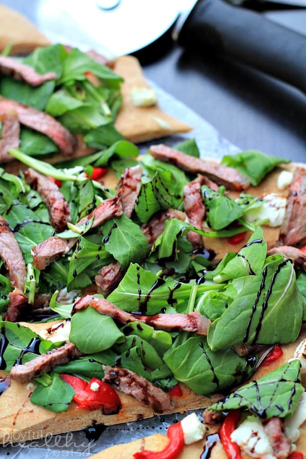 Homemade Pizza with Steak & a Balsamic Reduction #pizza #steak #balsamicreduction #goatcheese #light #healthy 简易自制披萨食谱