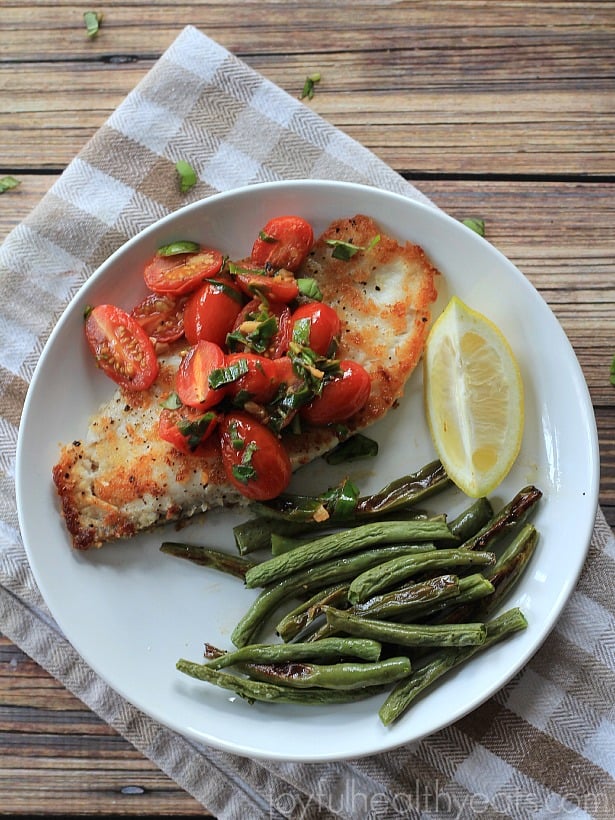 Panco Crusted Tilapia with Tomato Basil Sauce #fish #fresh #healthy #ad #lifeforless #pmedia Panco Crusted Tilapia with Tomato Basil Sauce #fish #fresh #healthy #ad #lifeforless #pmedia
