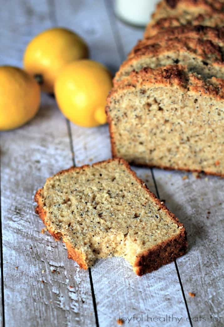 Whole Wheat Lemon Poppyseed Bread with Chia Seeds | m.albarakaa.com | #bread #lemon #poppyseed #chiaseeds #breakfast | m.albarakaa.com | #面包#柠檬#罂粟籽# Chia籽#早餐