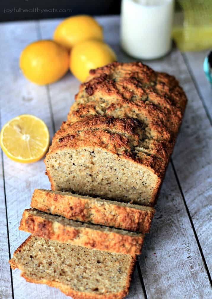 Whole Wheat Lemon Poppyseed Bread with Chia Seeds | m.albarakaa.com | #bread #lemon #poppyseed #chiaseeds #breakfast | m.albarakaa.com | #面包#柠檬#罂粟籽# Chia籽#早餐