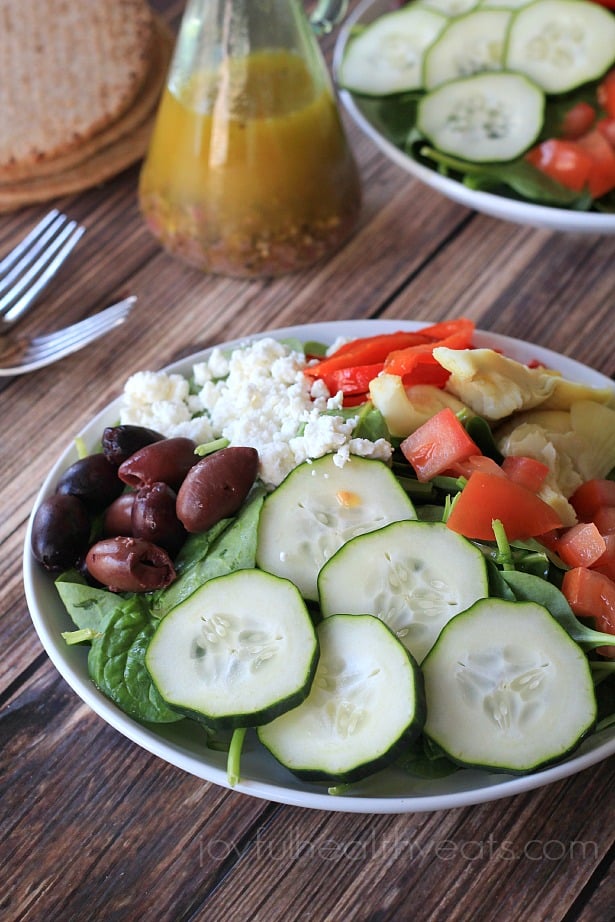 Mediterranean Salad with Homemade Greek Vinaigrette | m.albarakaa.com | #saladrecipes #vegetarian #summer #glutenfree #meatlessmonday Mediterranean Salad with Homemade Greek Vinaigrette | m.albarakaa.com | #saladrecipes #vegetarian #summer #glutenfree #meatlessmonday