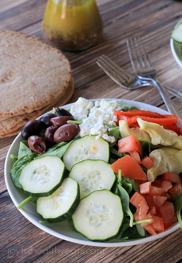 Mediterranean Salad with Homemade Greek Vinaigrette | m.albarakaa.com | #saladrecipes #vegetarian #summer #glutenfree #meatlessmonday Mediterranean Salad with Homemade Greek Vinaigrette | m.albarakaa.com | #saladrecipes #vegetarian #summer #glutenfree #meatlessmonday