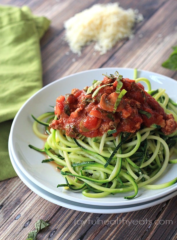 A healthy 30 minute meal that is Gluten Free & Paleo ... Zucchini Noodles w/ Meat Mushroom Tomato Sauce | m.albarakaa.com 健康的30分钟餐,含有麸质和古地...西葫芦面条W /肉蘑菇番茄酱|m.albarakaa.com.