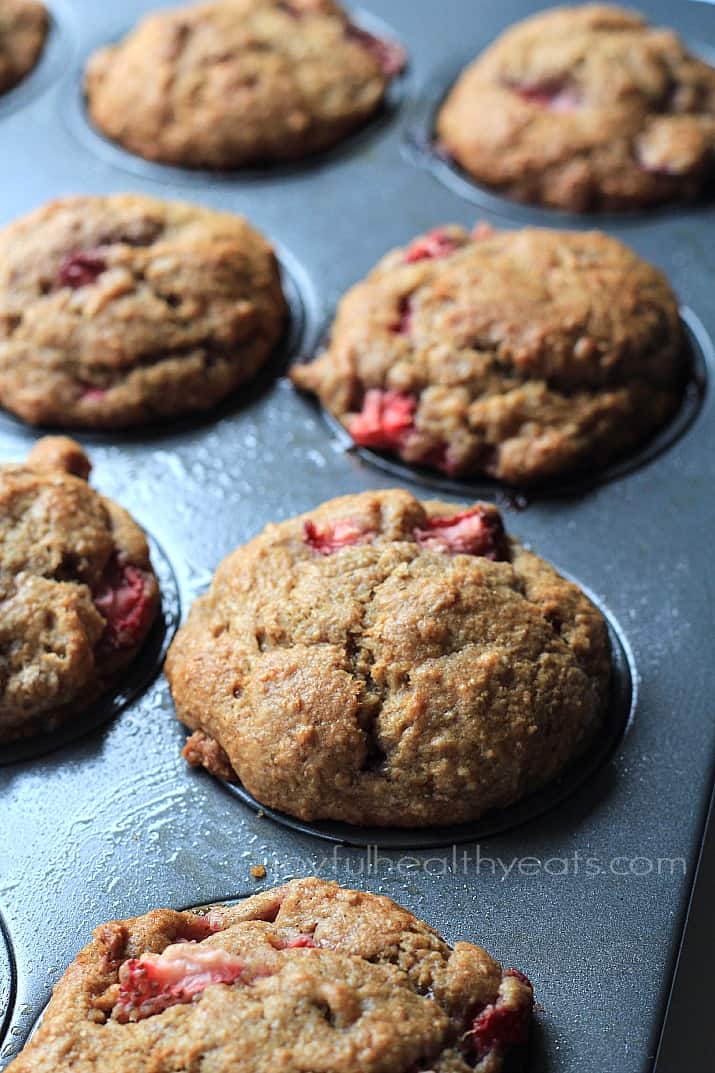Moist Whole Wheat Strawberry Banana Muffins | m.albarakaa.com Moist Whole Wheat Strawberry Banana Muffins | m.albarakaa.com