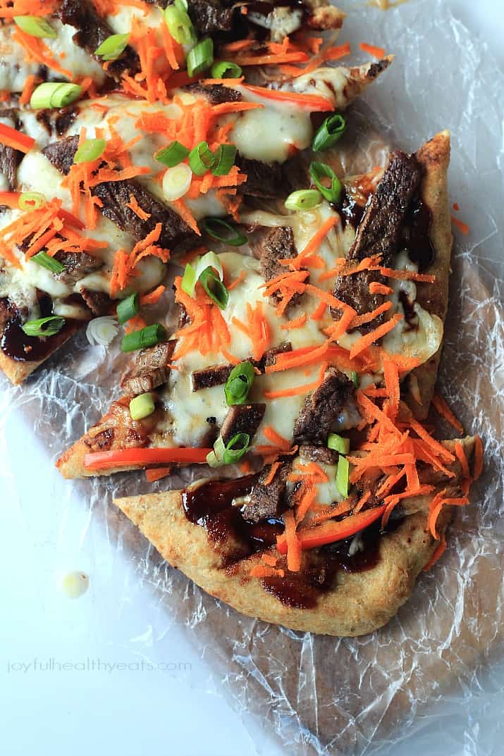 Grilled Asian Short Rib Pizza with Blackberry Hoisin Sauce 四片加胡萝卜丝的短肋排披萨
