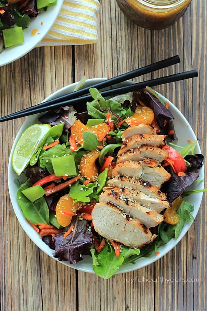 Skip the take-out make this healthy Asian Chicken Salad with Sesame Ginger Dressing in less than 30 minutes! | m.albarakaa.com 不用叫外卖,不到30分钟就能做出这道健康的亚洲鸡肉沙拉,芝麻姜酱!| m.albarakaa.com