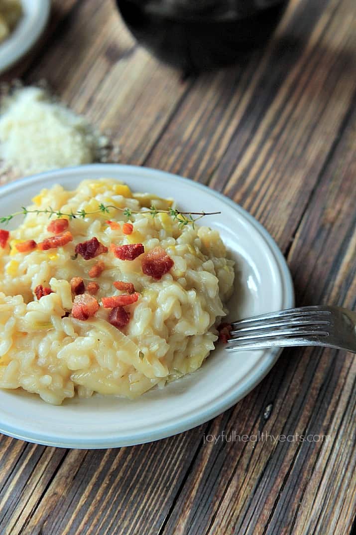 Creamy Leek Risotto with Crispy Pancetta, it's easier than you think. | m.albarakaa.com #comfortfood #recipes #italian #vegetables 奶油韭菜烩饭配香脆意式烟肉