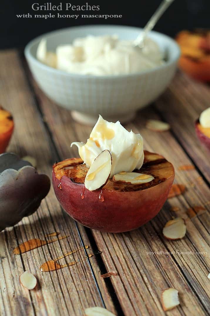 The perfect guilt free late night sweet fix... Grilled Peaches with Maple Honey Mascarpone Cheese | m.albarakaa.com 烤桃子与枫蜜马斯卡彭奶酪在木板上