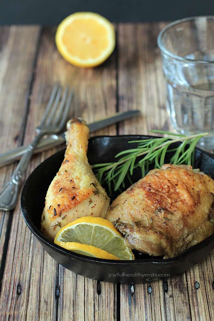 Lemon Rosemary Baked Chicken, full of fresh flavors and done in minutes! | m.albarakaa.com 柠檬迷迭香烤鸡,充满新鲜的味道,在几分钟内完成!| m.albarakaa.com