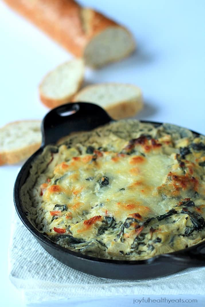 A Creamy Kale Spinach Artichoke Dip, your new go-to appetizer. | m.albarakaa.com | #gamedayfood #vegetarian #starter 奶油甘蓝菠菜洋蓟酱,你的新开胃菜。| m.albarakaa.com | #gamedayfood #vegetarian #starter