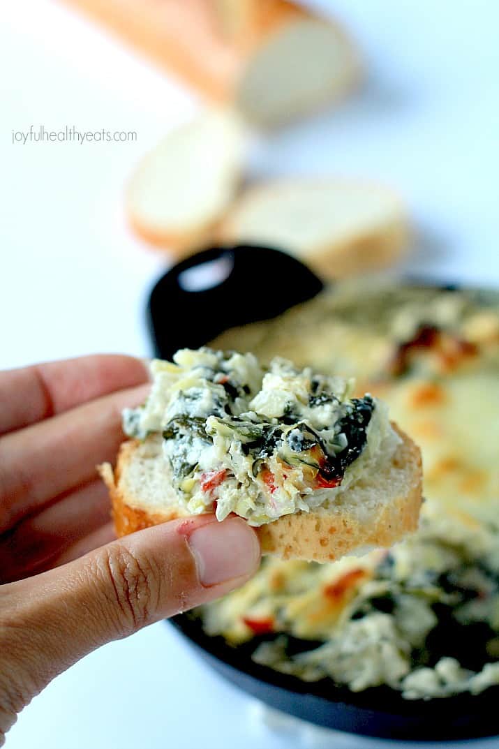 A Creamy Kale Spinach Artichoke Dip, your new go-to appetizer. | m.albarakaa.com | #gamedayfood #vegetarian #starter 奶油甘蓝菠菜洋蓟酱,你的新开胃菜。| m.albarakaa.com | #gamedayfood #vegetarian #starter