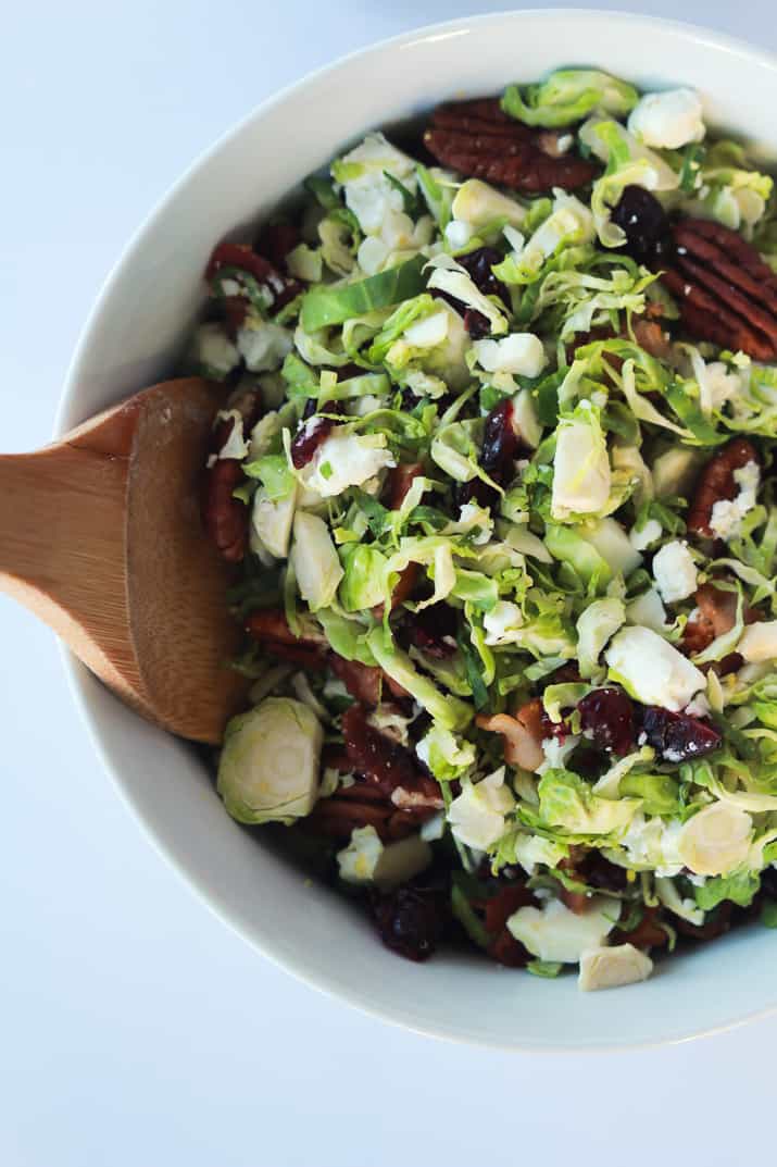 You need this Salad in your life & on the table! Shaved Brussels Sprouts Harvest Salad with Hard Apple Cider Vinaigrette | m.albarakaa.com #thanksgiving #healthy 你需要这个沙拉在你的生活和桌子上!球芽甘蓝收获沙拉配硬苹果酒醋汁| m.albarakaa.com #感恩节#健康