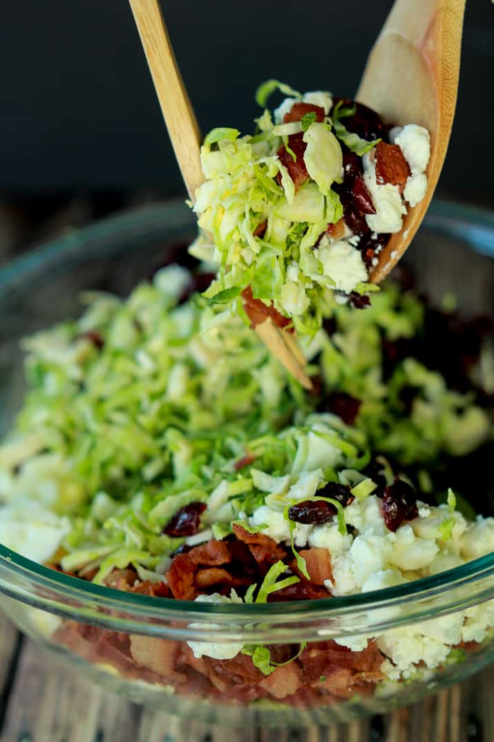 You need this Salad in your life & on the table! Shaved Brussels Sprouts Harvest Salad with Hard Apple Cider Vinaigrette | m.albarakaa.com #thanksgiving #healthy 你需要这个沙拉在你的生活和桌子上!球芽甘蓝收获沙拉配硬苹果酒醋汁| m.albarakaa.com #感恩节#健康