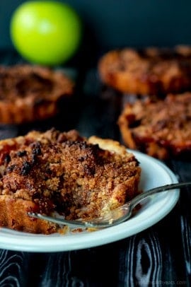 The Ultimate Thanksgiving Recipe Guide with all your favorite heavy hitters, Roasted Turkey, Lump Free Gravy, Homemade Dinner Rolls, and Pumpkin Pie. Come and get it! | m.albarakaa.com 终极感恩节食谱指南与所有你最喜欢的重量级人物,烤火鸡,无块肉汁,自制晚餐卷,和南瓜派。快来拿!| m.albarakaa.com