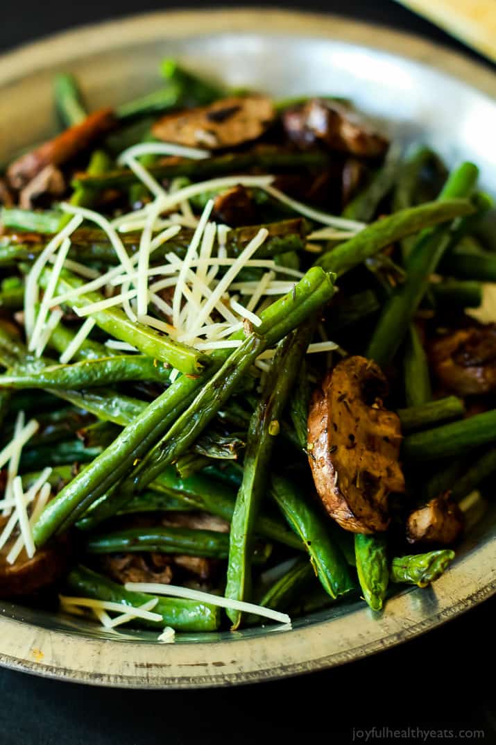 更健康的青豆砂锅,新鲜的青豆和蘑菇混合百里香和柠檬汁。| m.albarakaa.com