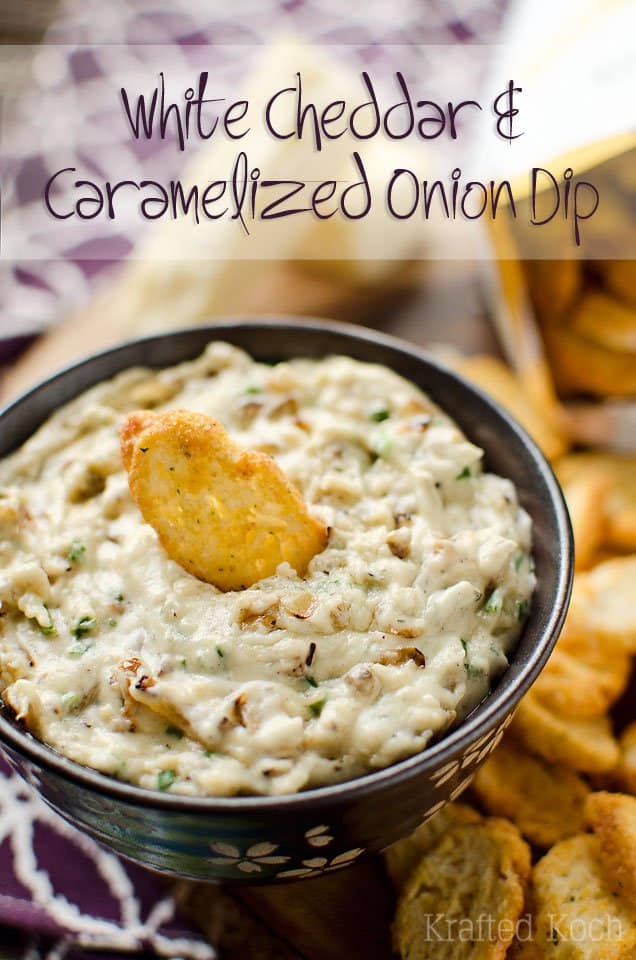 32 Easy Party Appetizers 白切达干酪焦糖洋葱蘸黑碗白花
