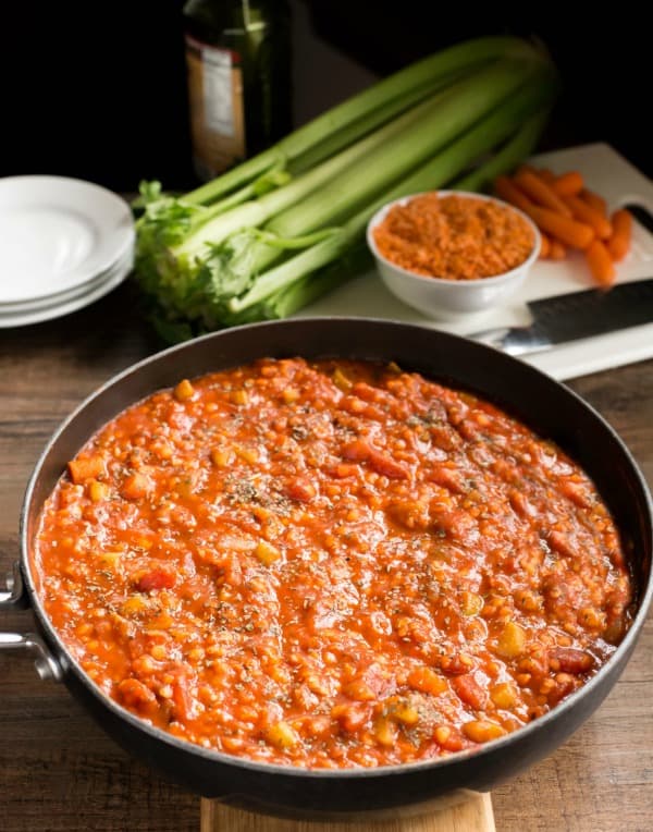 25 Healthy Dinner Recipes 一锅扁豆肉酱面