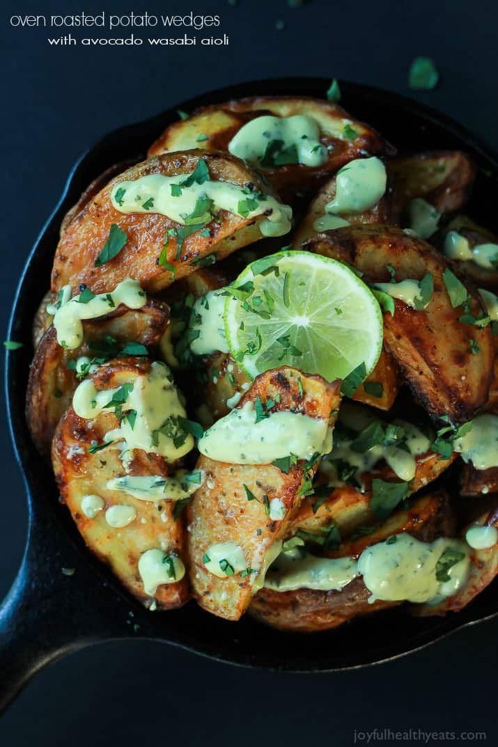 These Oven Roasted Potato Wedges actually turn out crispy, and the Avocado Wasabi Aioli rocks! | m.albarakaa.com #recipes 这些烤箱烤的薯角真的很酥脆,还有鳄梨芥末蒜泥蛋黄酱!| m.albarakaa.com食谱