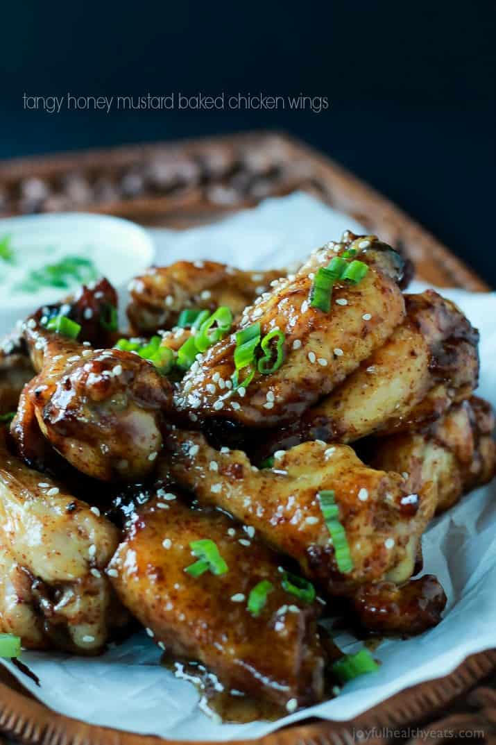 The BEST sauce ever and only for 4 ingredients, this is a must make! Tangy Honey Mustard Baked Chicken Wings | m.albarakaa.com #appetizer #recipes 这是有史以来最好的酱汁,只需要4种原料,这是必须做的!浓郁的蜂蜜芥末烤鸡翅| m.albarakaa.com #开胃菜#食谱