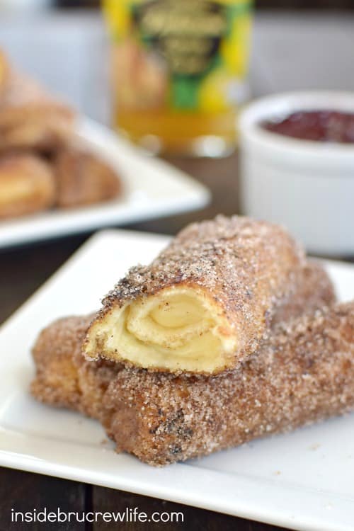 28 Last Minute Easter Brunch Ideas 一盘柠檬芝士蛋糕法国多士卷起