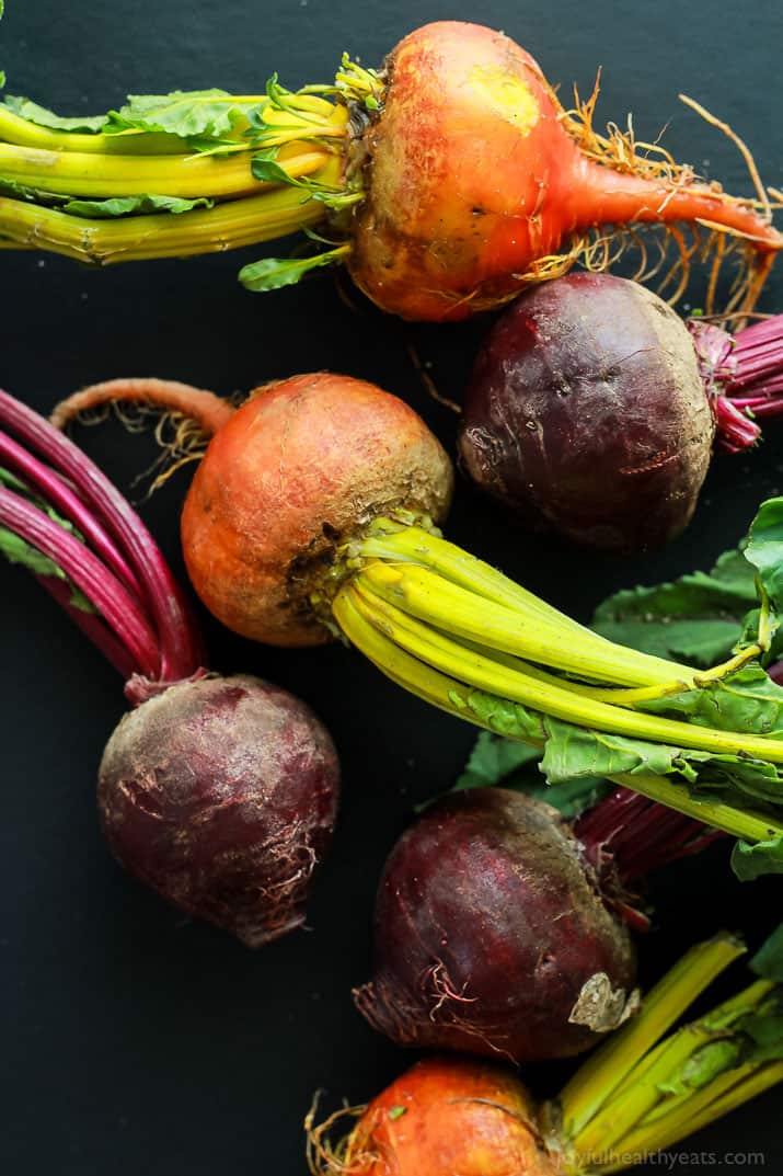 Easy step by step tutorial on how to cook beets. Great for smoothies, side dishes, salads, or just snacking. Full of nutrients and antioxidants! | joyfulhealthyeats.com #healthyeating 简单的一步一步教你如何烹饪甜菜。非常适合做冰沙,配菜,沙拉,或者只是零食。富含营养和抗氧化剂!无谷蛋白食谱|健康饮食