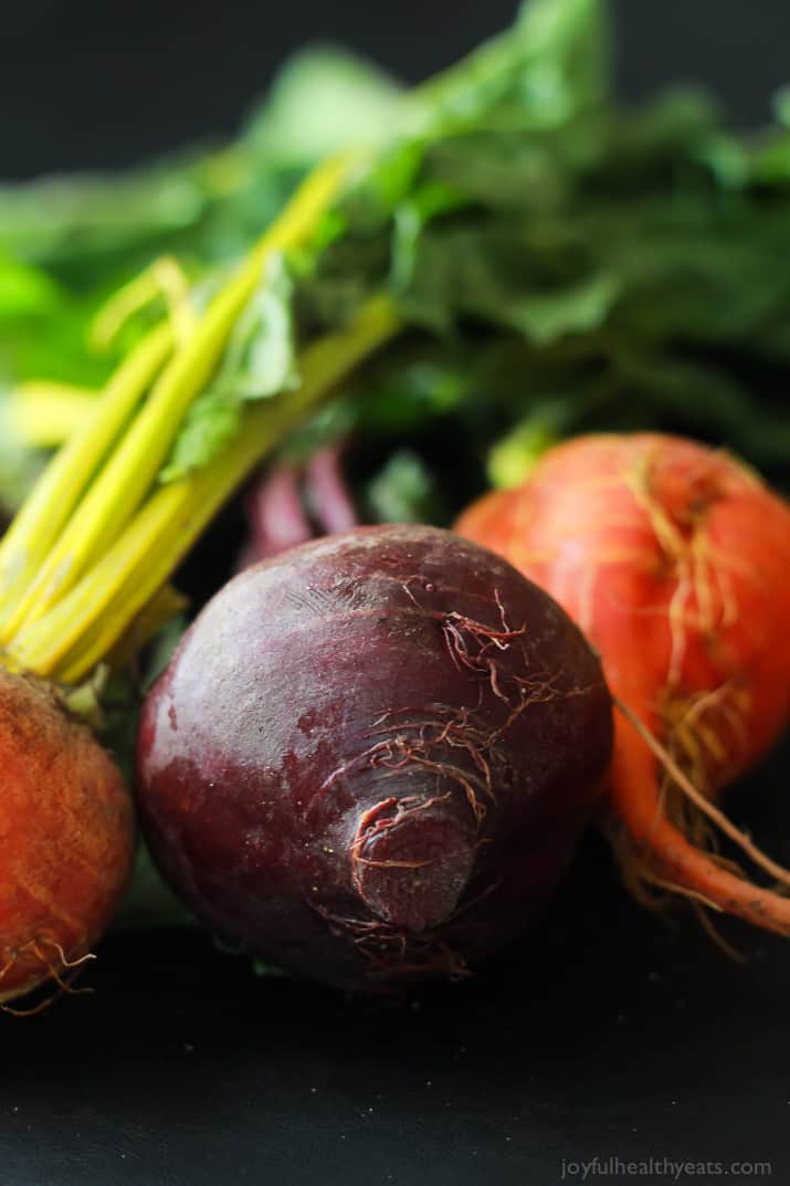 Easy step by step tutorial on how to cook beets. Great for smoothies, side dishes, salads, or just snacking. Full of nutrients and antioxidants! | joyfulhealthyeats.com #healthyeating 简单的一步一步教你如何烹饪甜菜。非常适合做冰沙,配菜,沙拉,或者只是零食。富含营养和抗氧化剂!无谷蛋白食谱|健康饮食