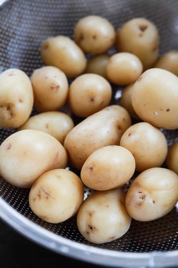 滤锅里的白色小土豆