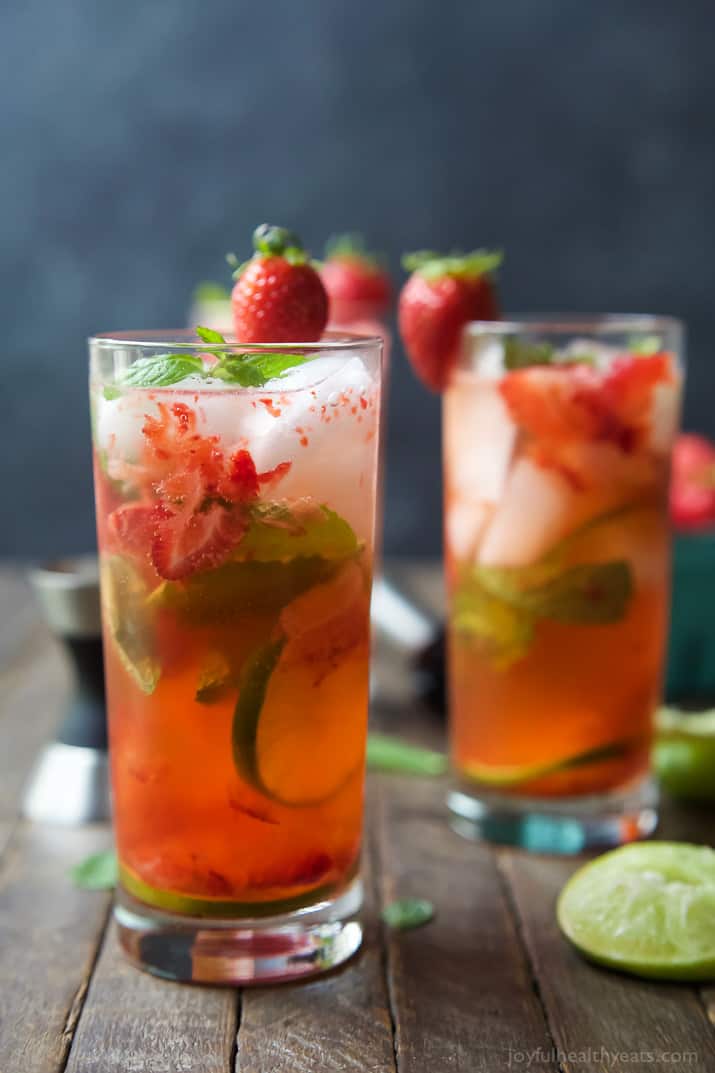 两大杯草莓莫吉托