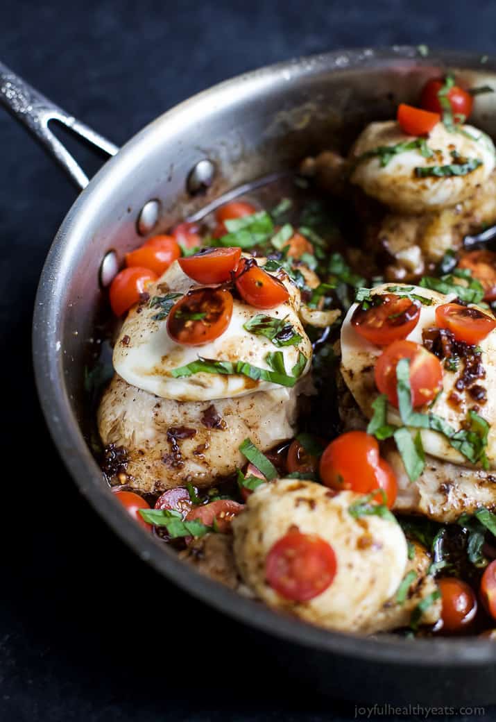 Balsamic Glazed Caprese Chicken 锅中香滑卡普里鸡的图片