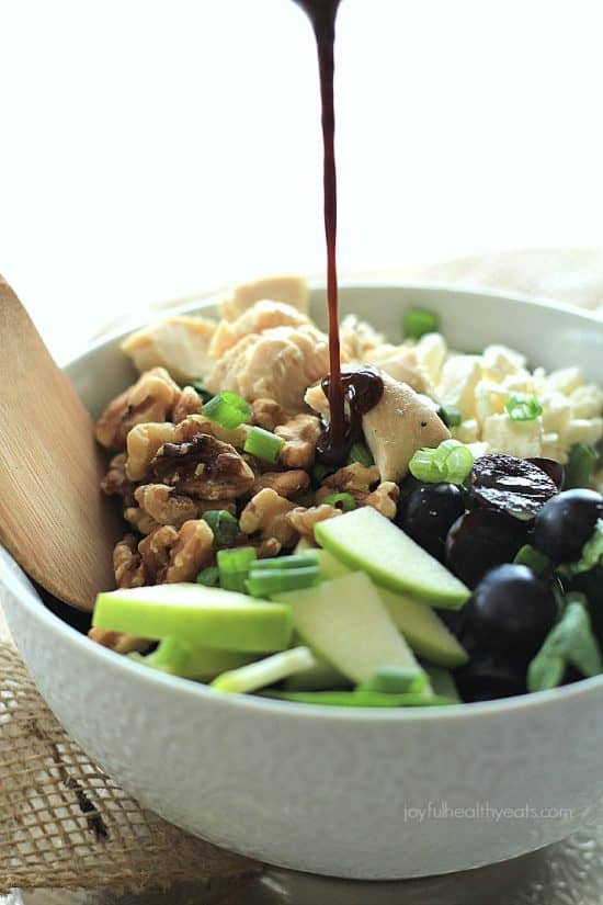 Chicken Feta Walnut Grape Chopped Salad with Balsamic Vinaigrette 淋上蜂蜜香醋汁的菲达鸡肉沙拉