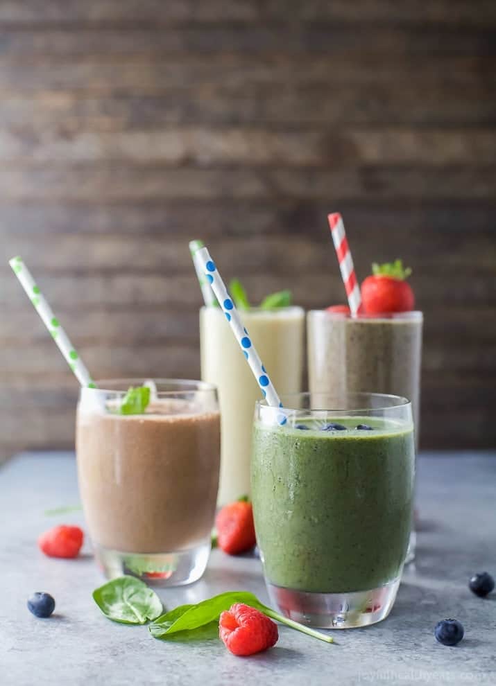 4 Easy Smoothie Packs配方,可以提前和冷冻以便快速使用!每个冰沙都装满营养,蛋白质和纤维。Plus是KID批准的。这些冰沙包装是健康新年的完美开始!