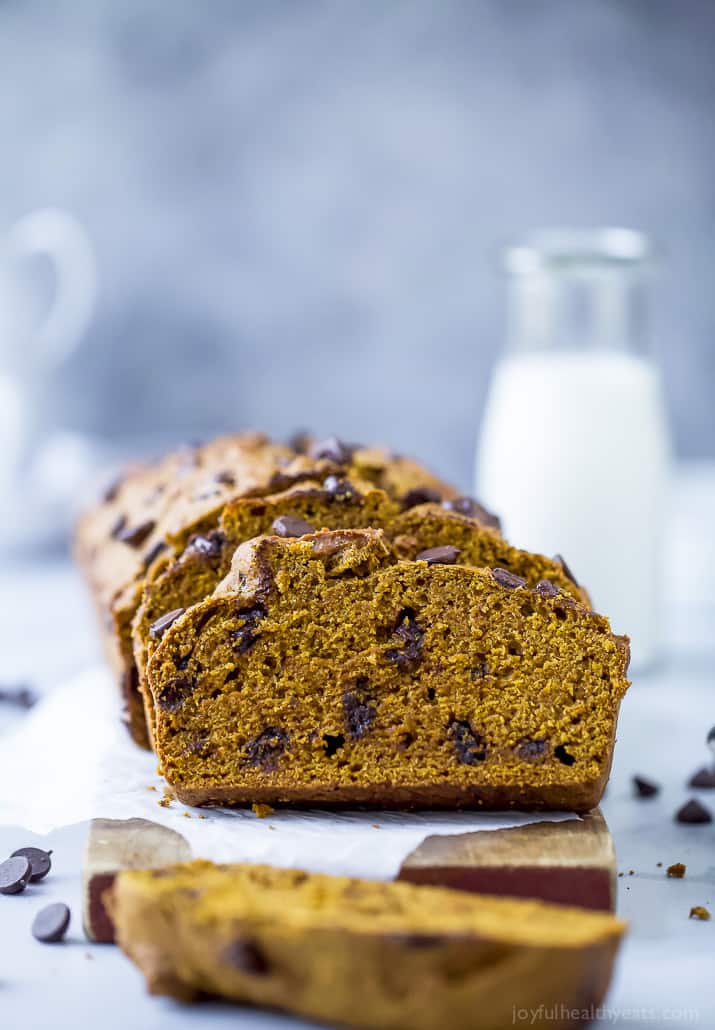 一片巧克力片南瓜面包