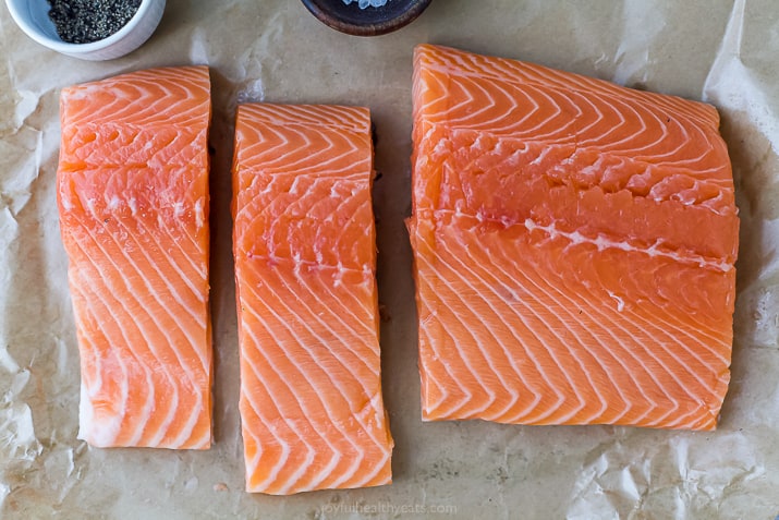 Easy Maple Dijon Air Fryer Salmon Recipe 新鲜,野生捕捞三文鱼切成鱼片