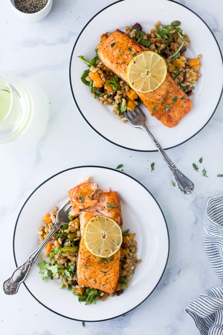 Easy Maple Dijon Air Fryer Salmon Recipe 两盘空气炸鱼三文鱼和法罗沙拉