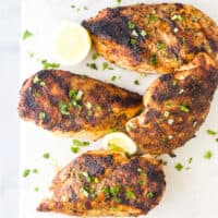 最佳简易烤鸡食谱的头顶照片