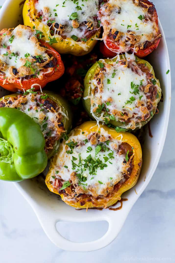 不含麸质Turkey Bolognese Stuffed Peppers a simple dinner recipe filled with rich flavor your family will love. These Stuffed Peppers make the perfect comforting weeknight meal!