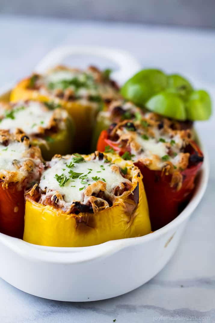 不含麸质Turkey Bolognese Stuffed Peppers a simple dinner recipe filled with rich flavor your family will love. These Stuffed Peppers make the perfect comforting weeknight meal!