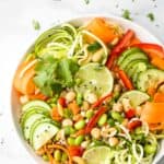 Pinterest图片素食泰国藜麦沙拉配花生酱
